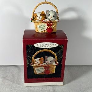 Hallmark close knit friends ornament - 1996